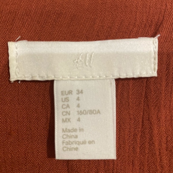 H&M top size 4 NEVER WORN - Picture 2 of 4